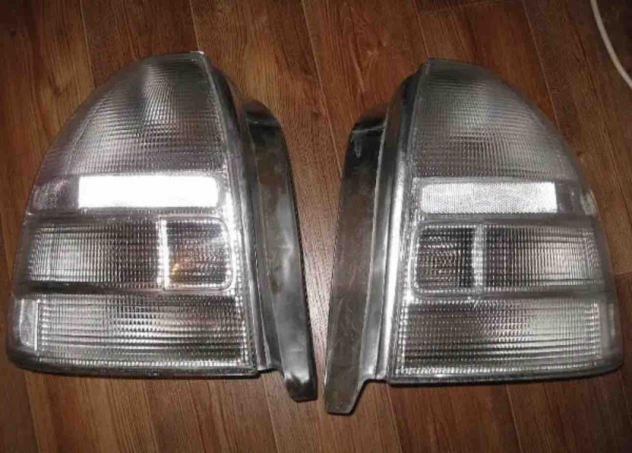 a1 clear tail lights for a 1998-2000 ek civic hatchback - Image 1